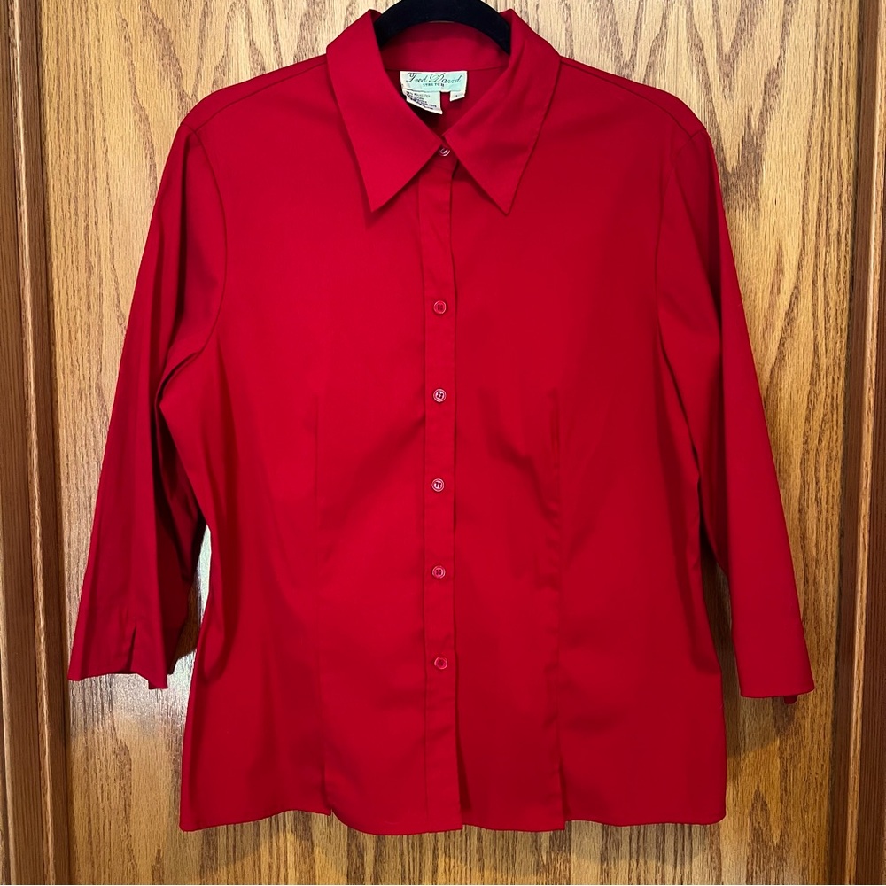 VINTAGE Red Women’s 3/4 Sleeve Button Down Shirt